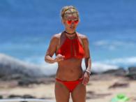 Britney Spears pociągajaco w bikini na plaży